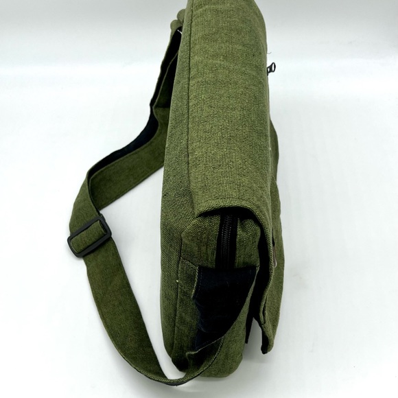 Yin Yang Embroidered Laptop Messenger Bag - Picture 11 of 15